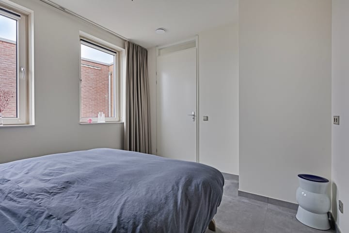 Foto 21 van Middenweg 259-B