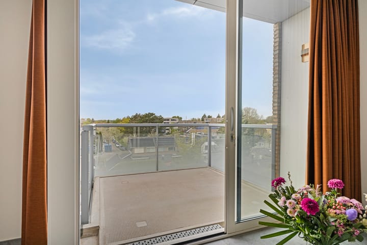 Foto 24 van Middenweg 259-B