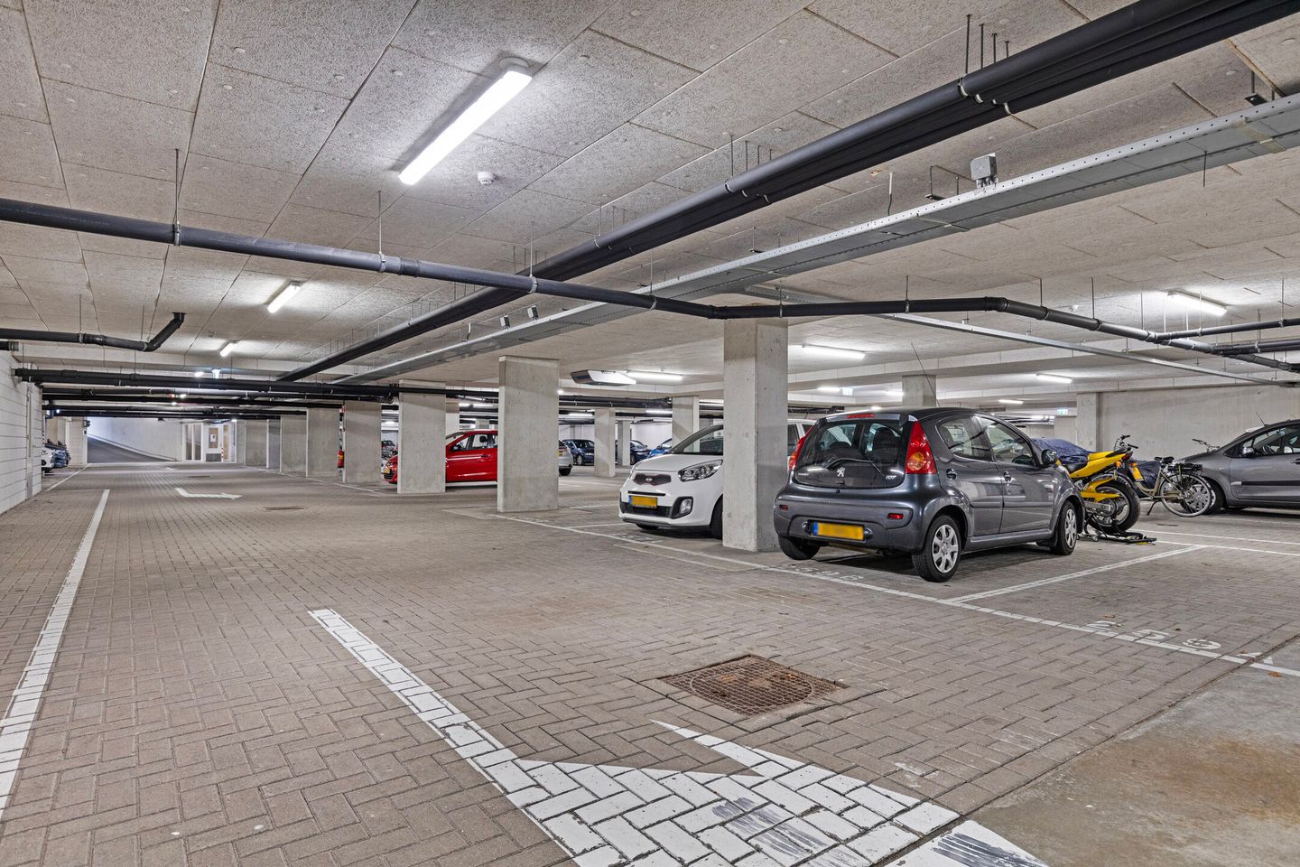 Foto 29 van Middenweg 259-B