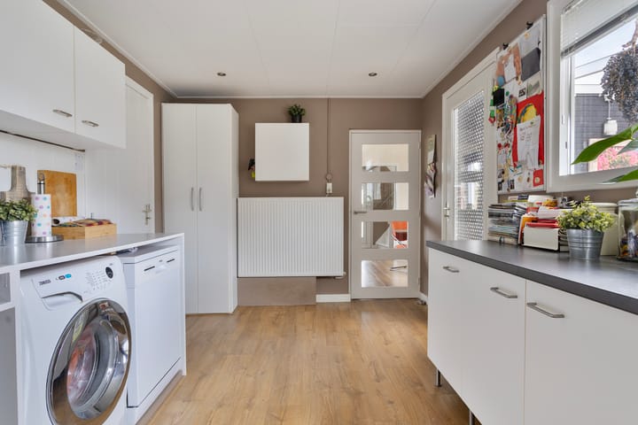 Foto 13 van Veldakkersweg 8