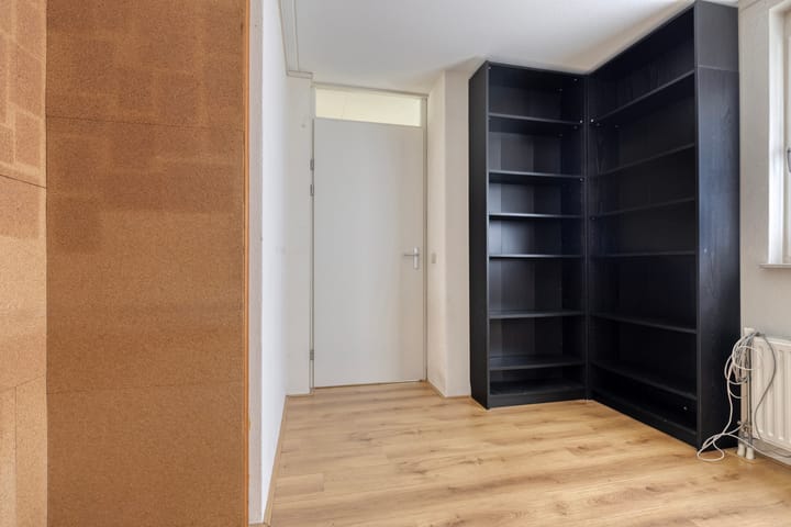 Foto 29 van van Duivenvoordestraat 66