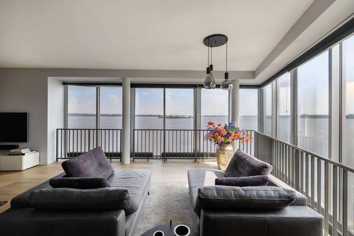 Photo 19 of Gooimeerpromenade 87