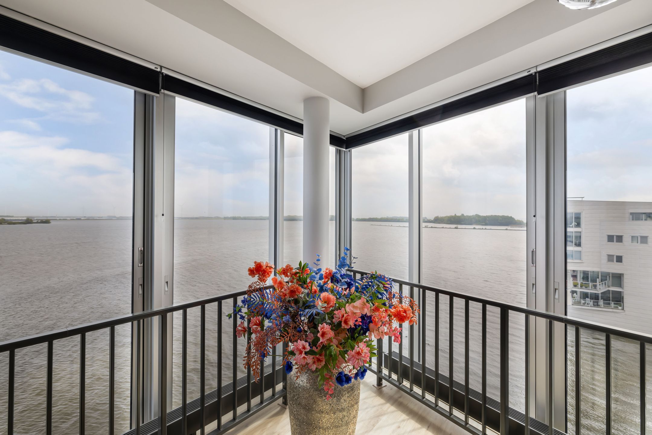 Photo 21 of Gooimeerpromenade 87