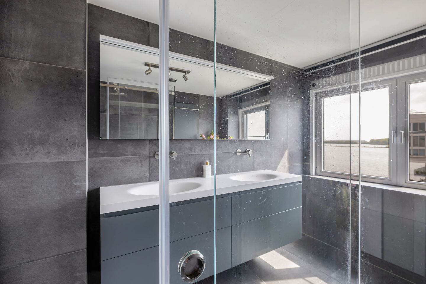 Photo 49 of Gooimeerpromenade 87