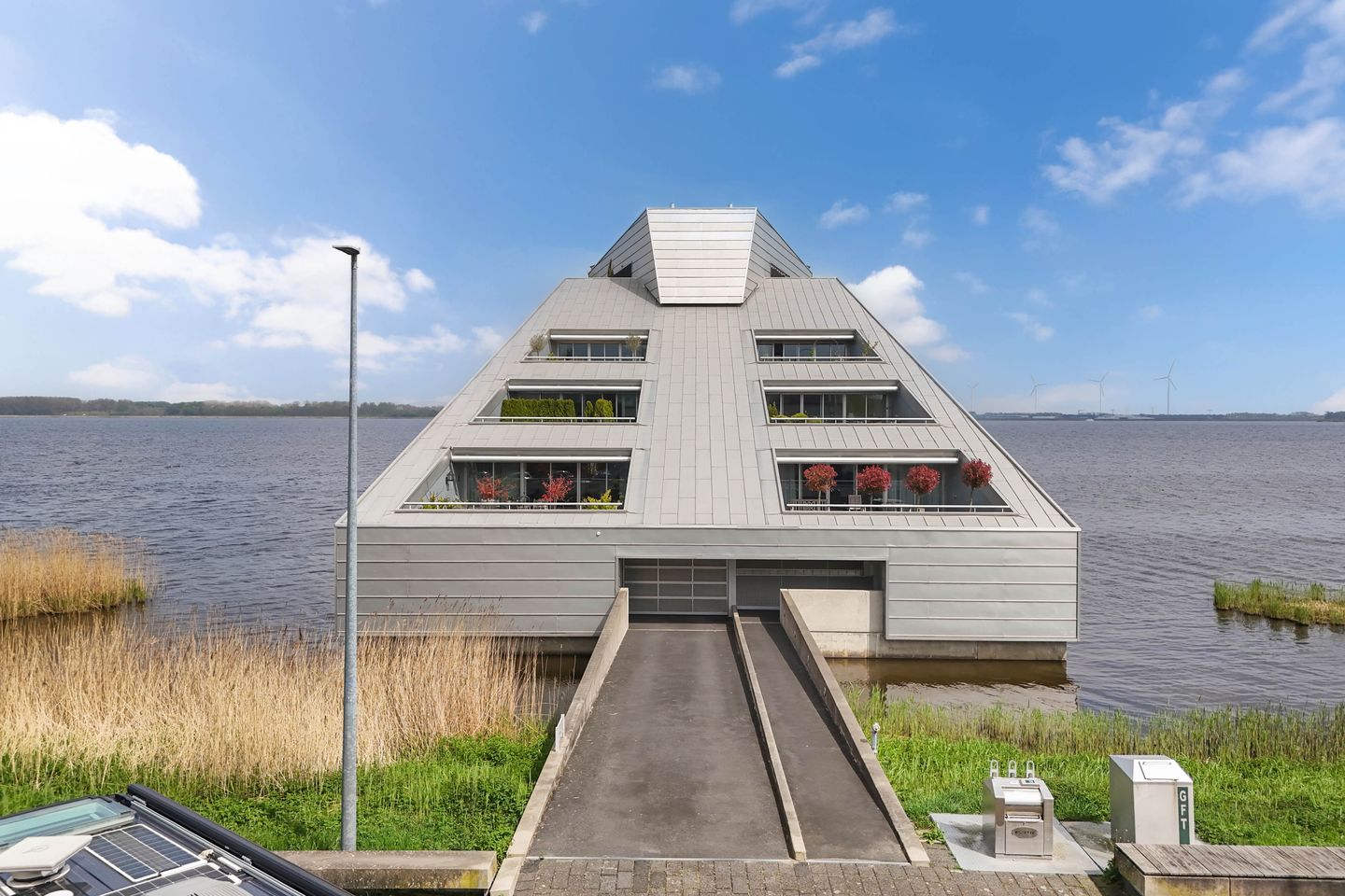 Photo 64 of Gooimeerpromenade 87