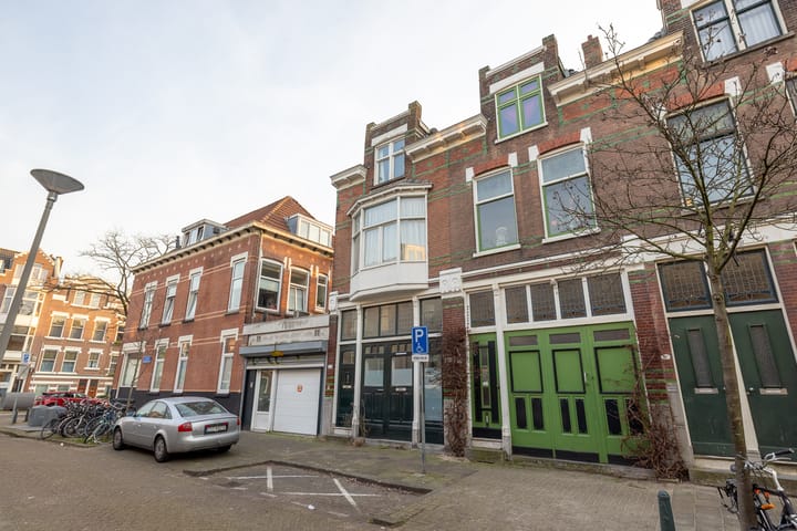 Photo 2 of Van den Hoonaardstraat 25-A