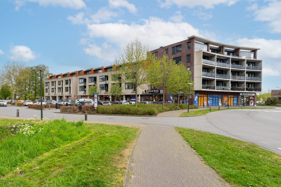 Foto 2 van Raadhuisplein 44