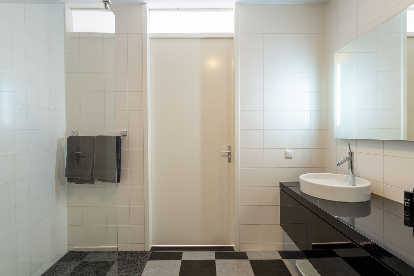 Foto 25 van Raadhuisplein 44