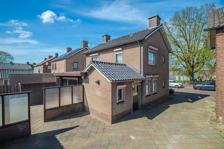 Foto 32 van Schoolstraat 8