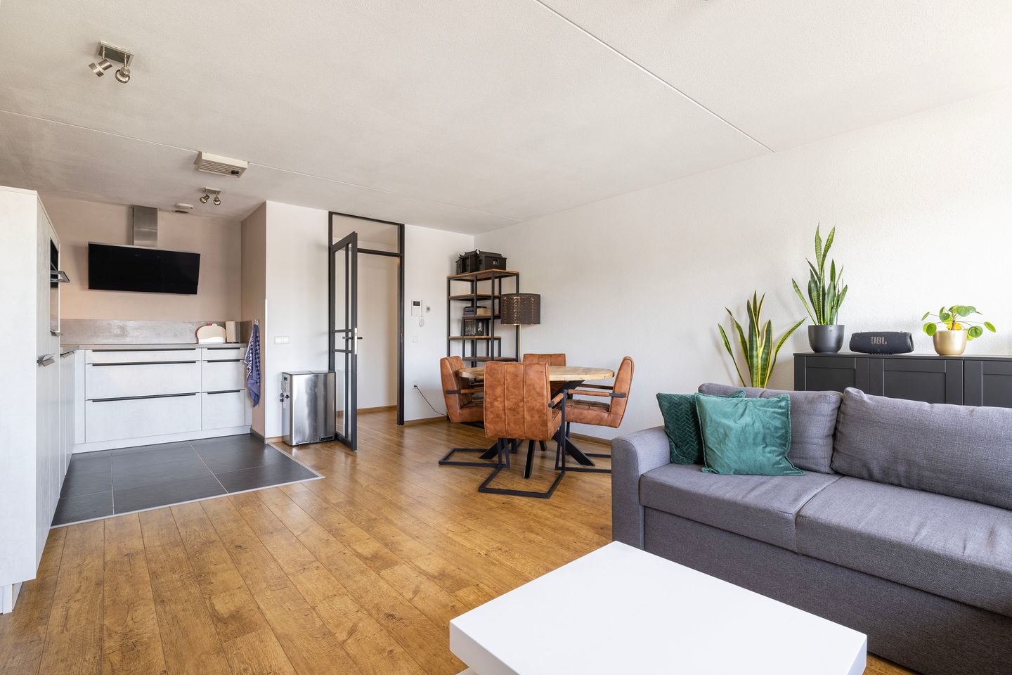 Foto 10 van Telefoonweg 62-11