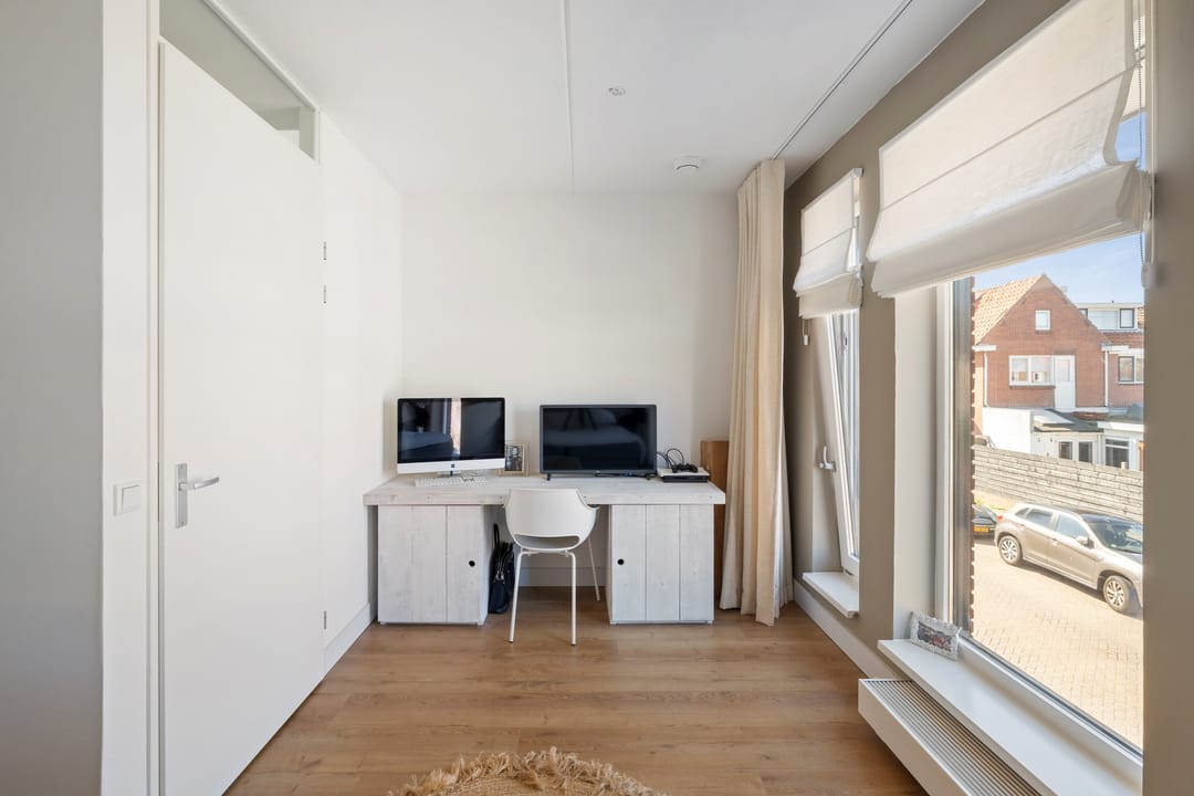 Photo 32 of Van Galenstraat 133