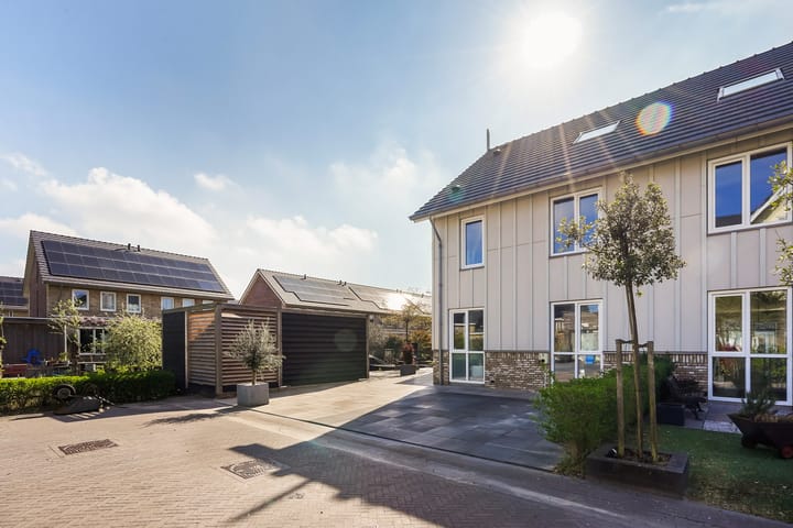 Foto 9 van Menagerie 20