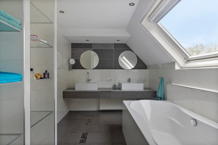 Photo 49 of Hoofdweg West 43