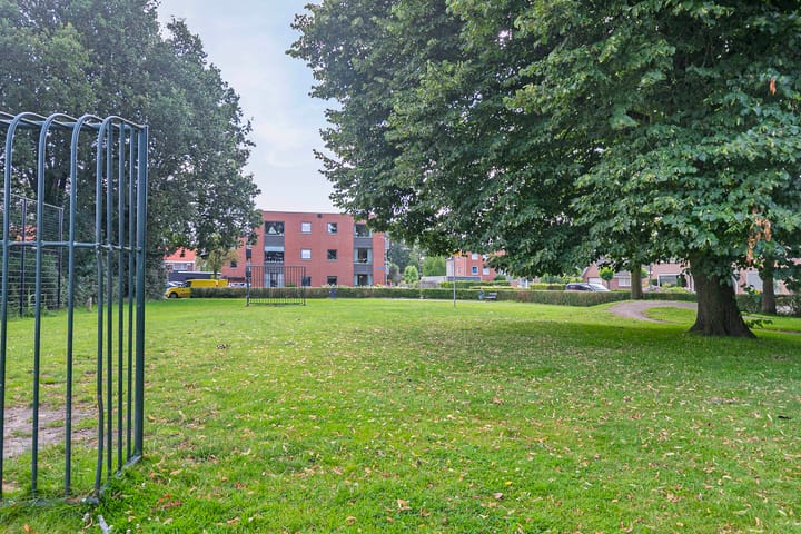 Photo 33 of Hortensiastraat 38