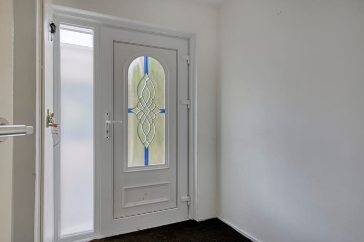 Photo 4 of Zoom 17 9