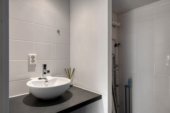 Photo 6 of Zoom 17 9