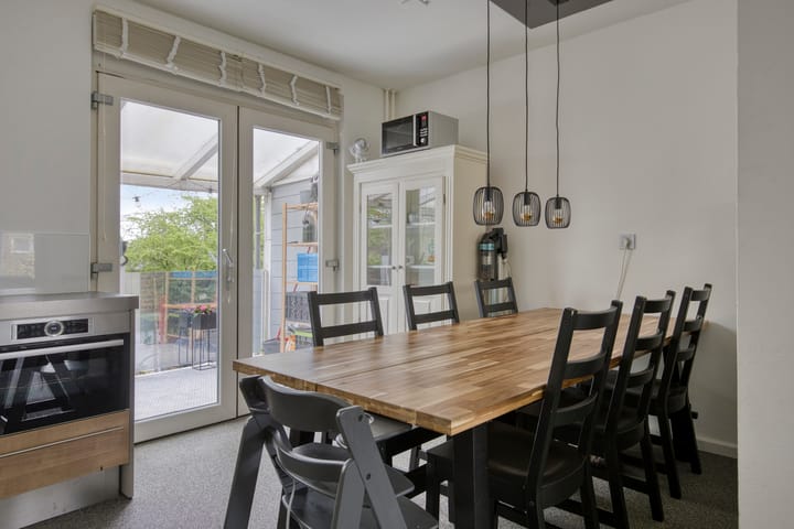 Photo 2 of Zoom 17 9