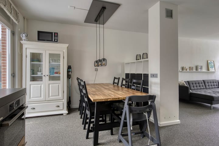 Photo 12 of Zoom 17 9