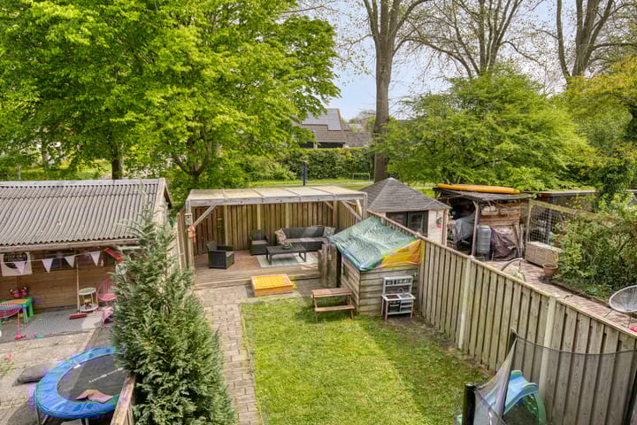 Photo 23 of Zoom 17 9