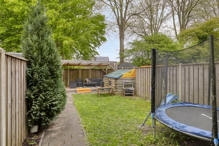 Photo 24 of Zoom 17 9