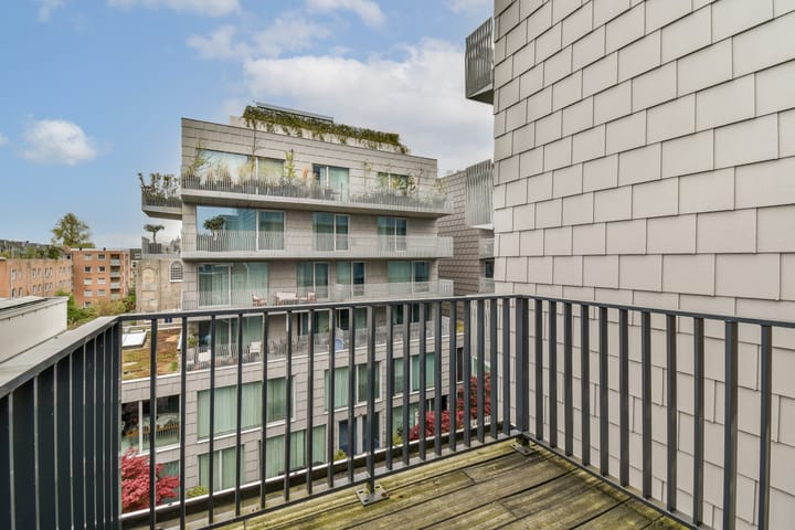 Photo 15 of Valkenburgerstraat 150-4