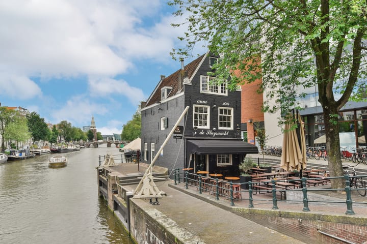 Photo 19 of Valkenburgerstraat 150-4