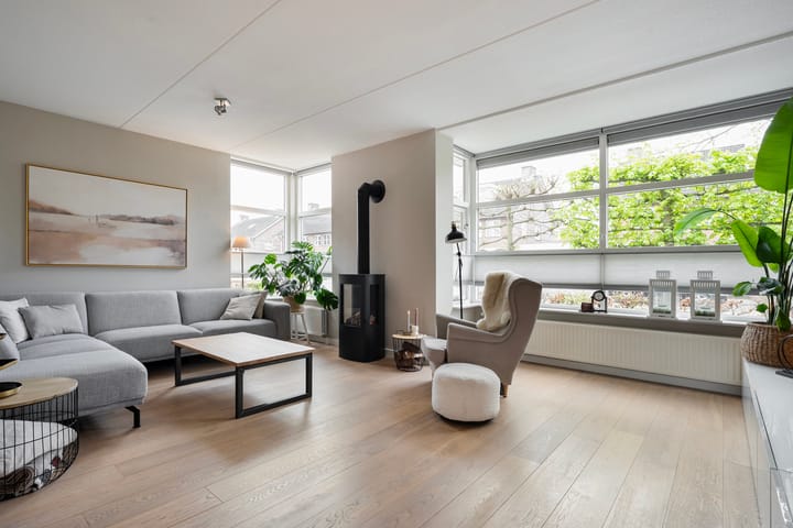 Foto 12 van Voltelenstraat 3