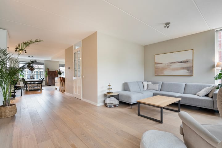 Foto 13 van Voltelenstraat 3