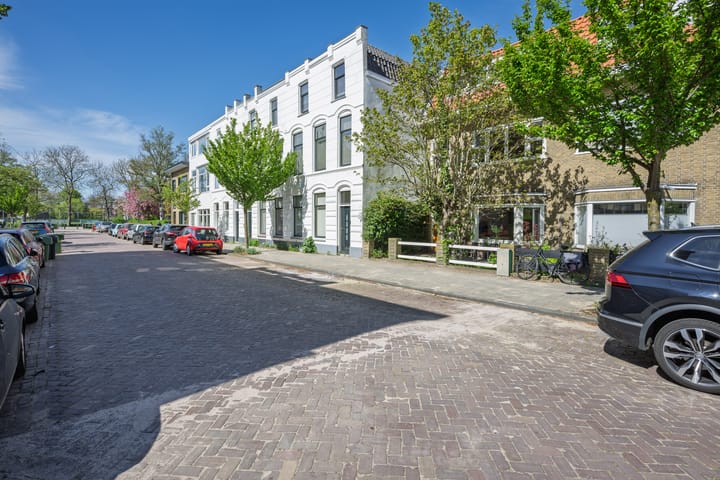 Photo 1 of Roodenburgerstraat 12