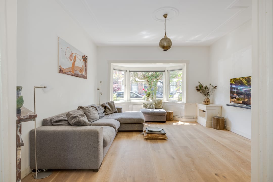 Photo 2 of Roodenburgerstraat 12