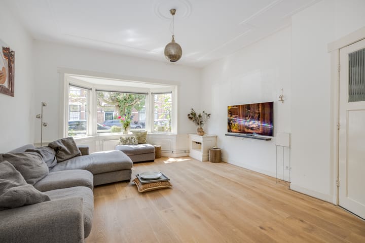 Photo 9 of Roodenburgerstraat 12