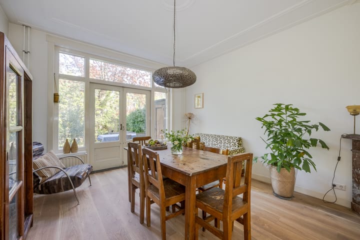 Photo 13 of Roodenburgerstraat 12