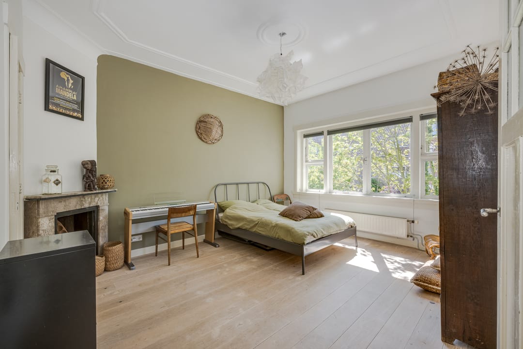 Photo 23 of Roodenburgerstraat 12