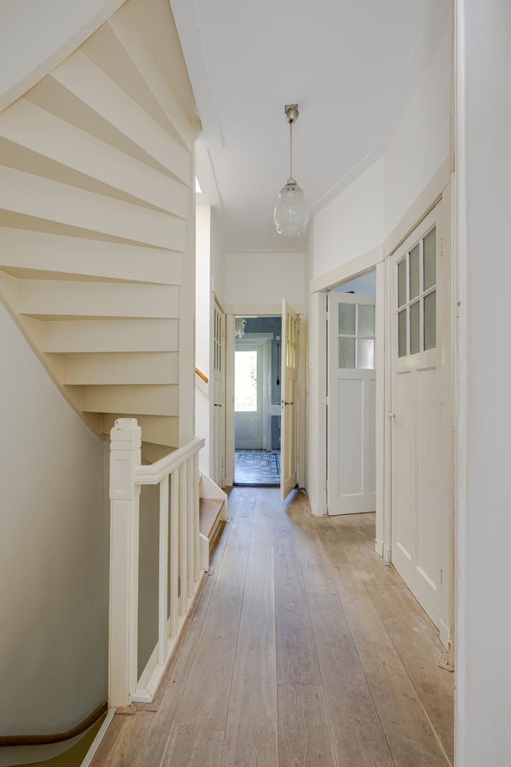 Photo 27 of Roodenburgerstraat 12