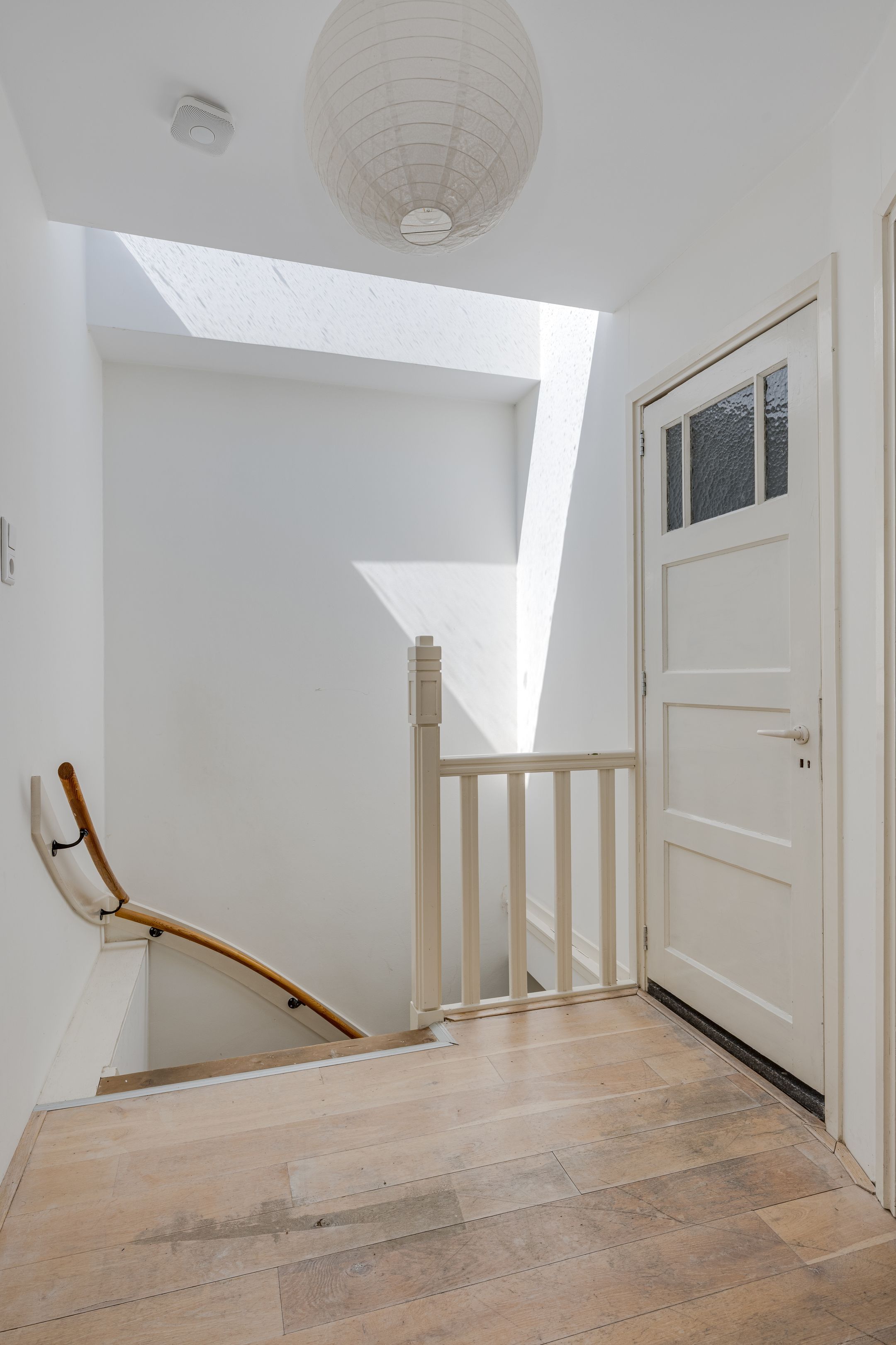 Photo 33 of Roodenburgerstraat 12