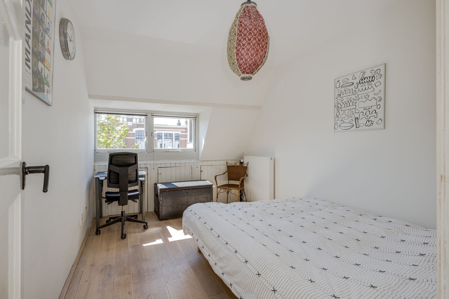 Photo 34 of Roodenburgerstraat 12