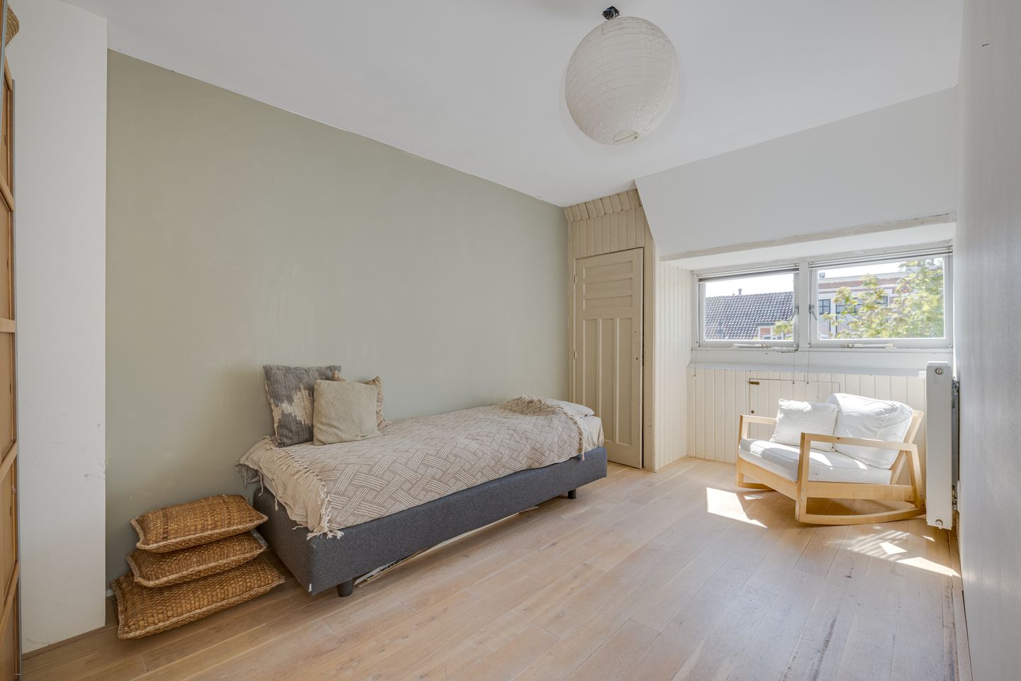 Photo 35 of Roodenburgerstraat 12