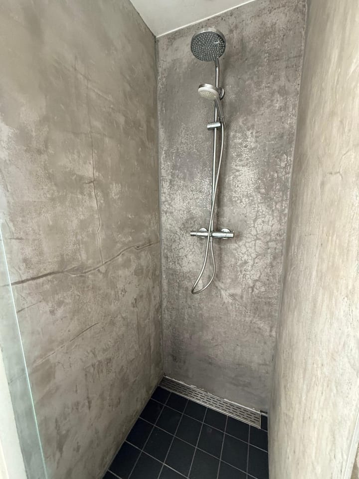 Photo 38 of Roodenburgerstraat 12