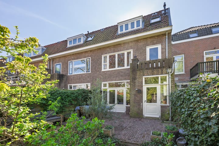 Photo 49 of Roodenburgerstraat 12