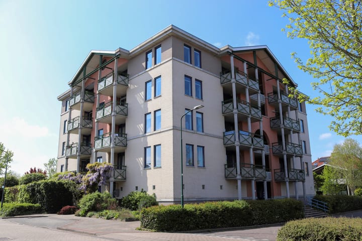 Foto 1 van Romulus 136