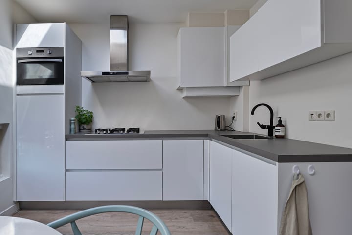 Photo 5 of Jan van Galenstraat 115-K