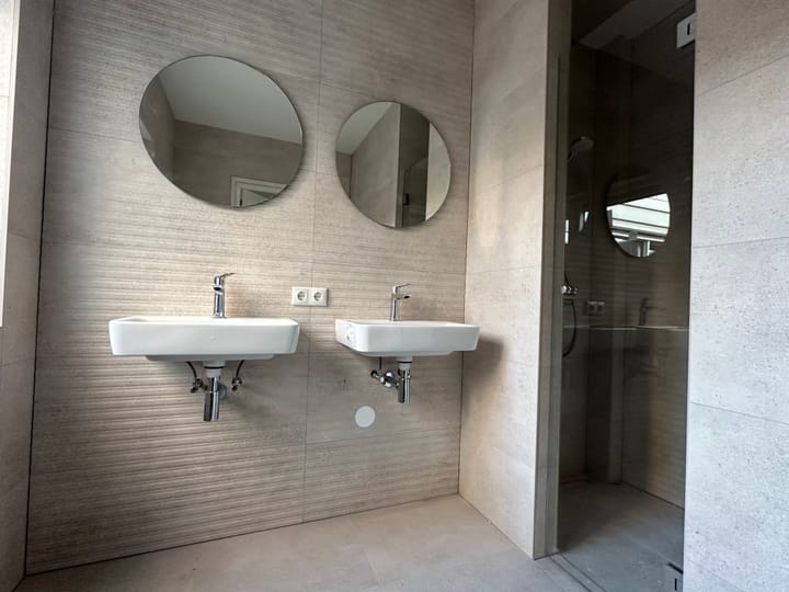 Photo 12 of Corridor 13-A