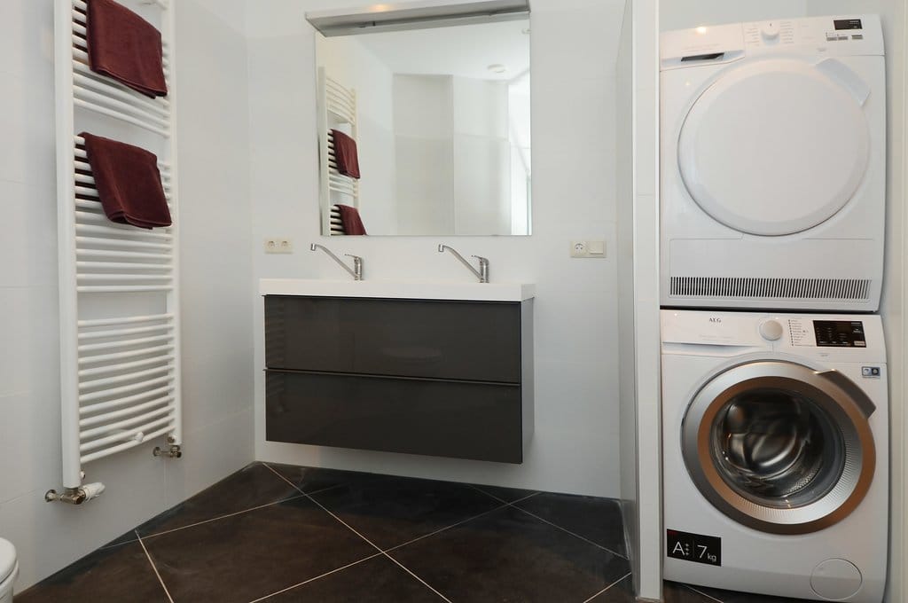 Photo 22 of Van Hoytemastraat 36-A