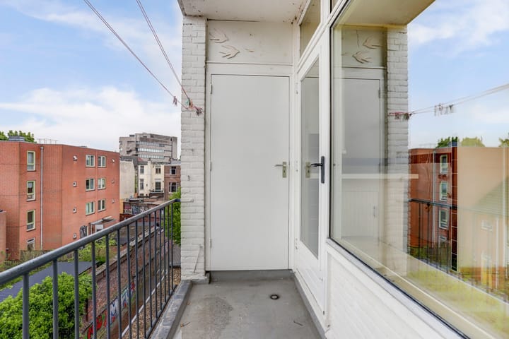 Foto 35 van Bloemerstraat 8-B