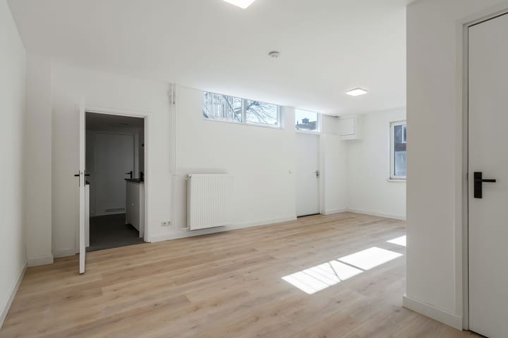 Photo 2 of Colijnstraat 1