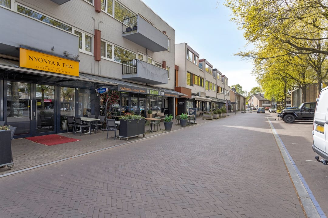 Foto 2 van Raadhuisplein 10