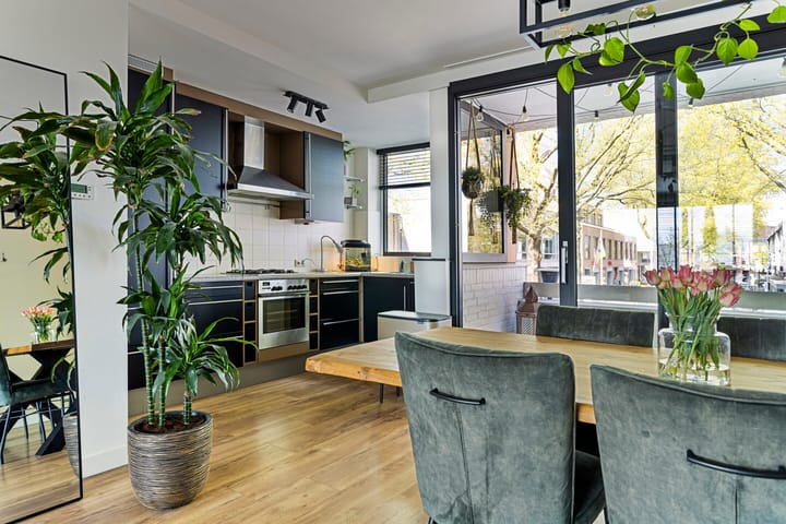 Foto 12 van Raadhuisplein 10