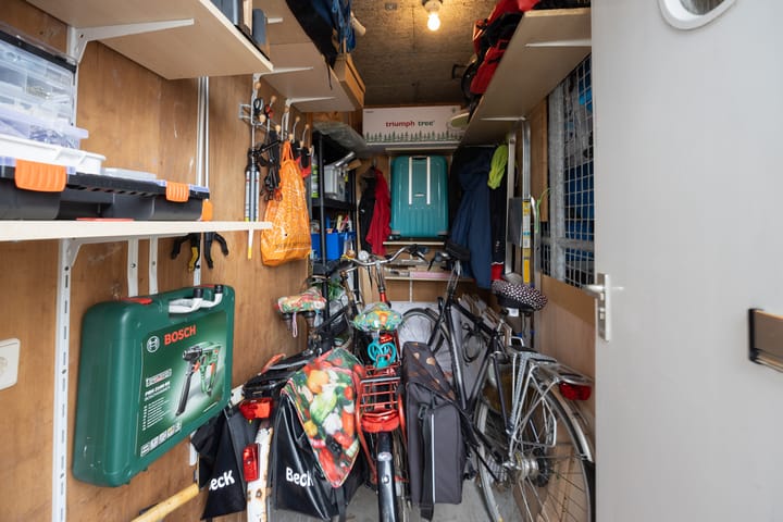 Photo 23 of Petronella Moenspad 32