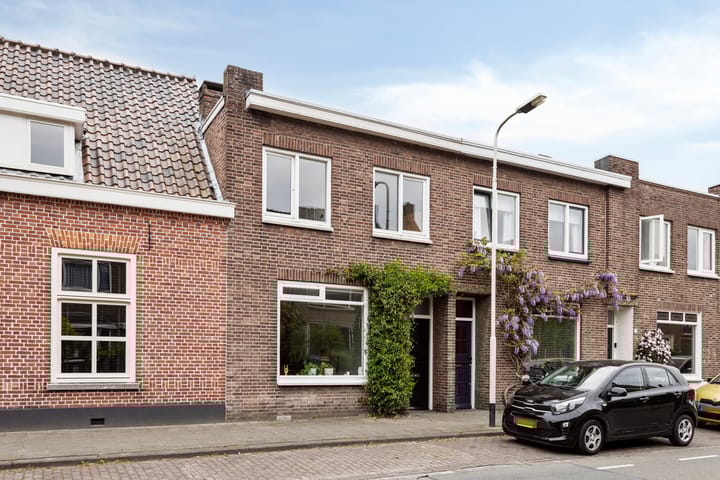 Foto 28 van Esserstraat 38