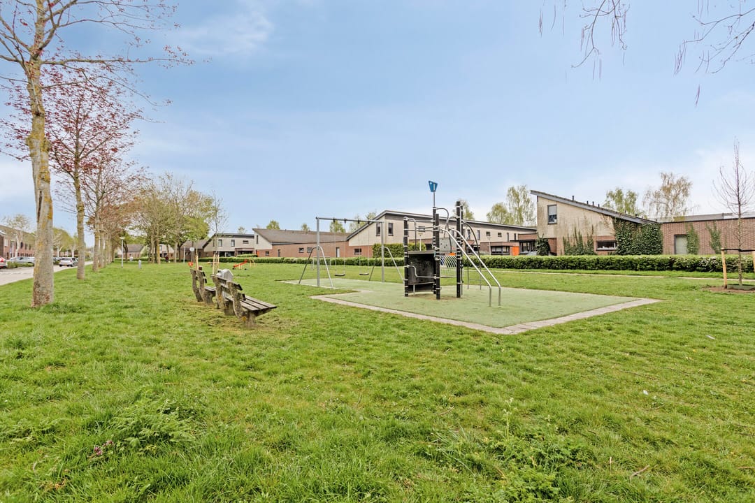 Photo 28 of Brancusistraat 43